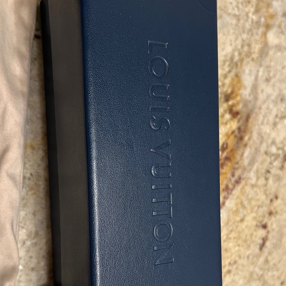 Louis Vuitton Petit Soupçon CatEye Sunglasses - Picture 13 of 16